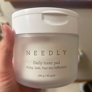 Needly | Daily exfoliating toner pads